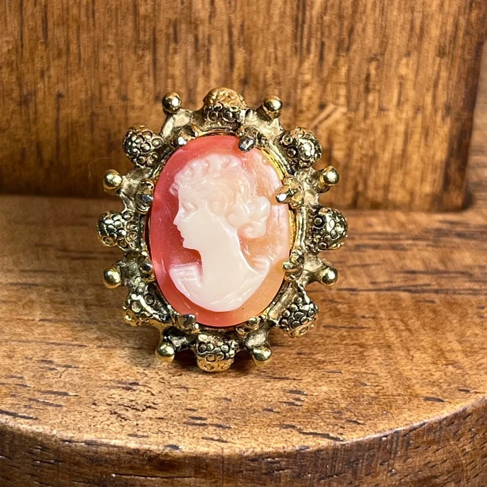 Vtg 18K HGE Gold Tone Coral Pink Cameo Statement Ring Victorian Style 5.75